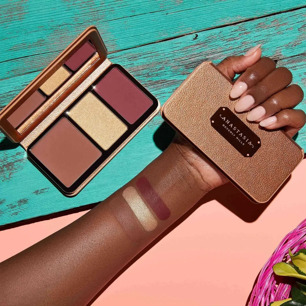 Anastasia Beverly Hills Tropical Getaway Contour, Blush & Highlight Palette